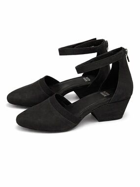 Eileen Fisher Hallie Black Ankle-Strap Pointed Low Block Heels NWT
